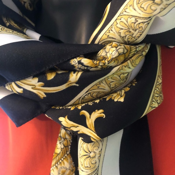 New scarf black, white and yellow - Picture 3 of 5